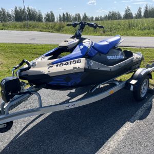 Vuokraa vesijetti Sea-doo Spark Trixx 3UP -2025 (trailerin kanssa)