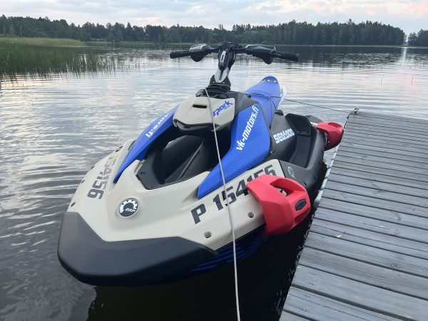 Vuokraa vesijetti Sea-doo Spark Trixx 3UP -2025 (trailerin kanssa) - Image 4